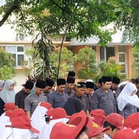 Hari Guru: SD Laboratorium UPI Tasikmalaya Bersama Civitas UPI Tasikmalaya Laksanakan Upacara Bendera