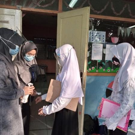 PROKES Ketat; SD Laboratorium Sukses Gelar Ujian Sekolah Luring 